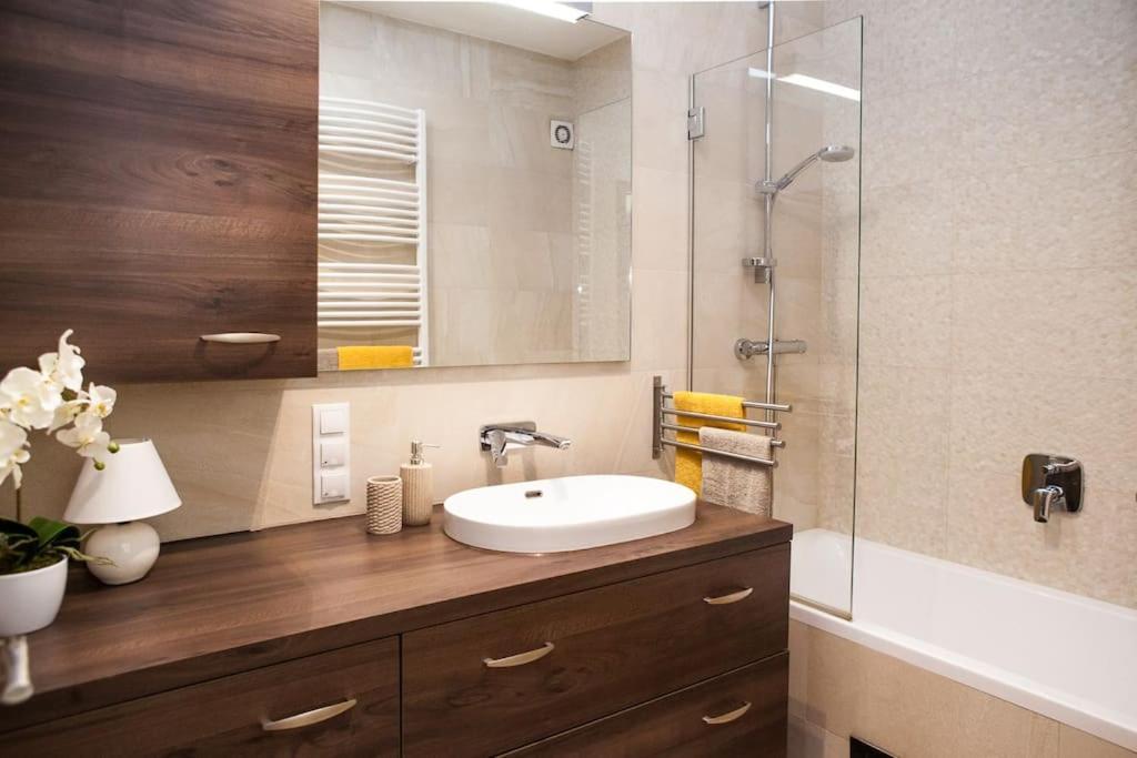 Liszt Apartman Győr Exterior foto